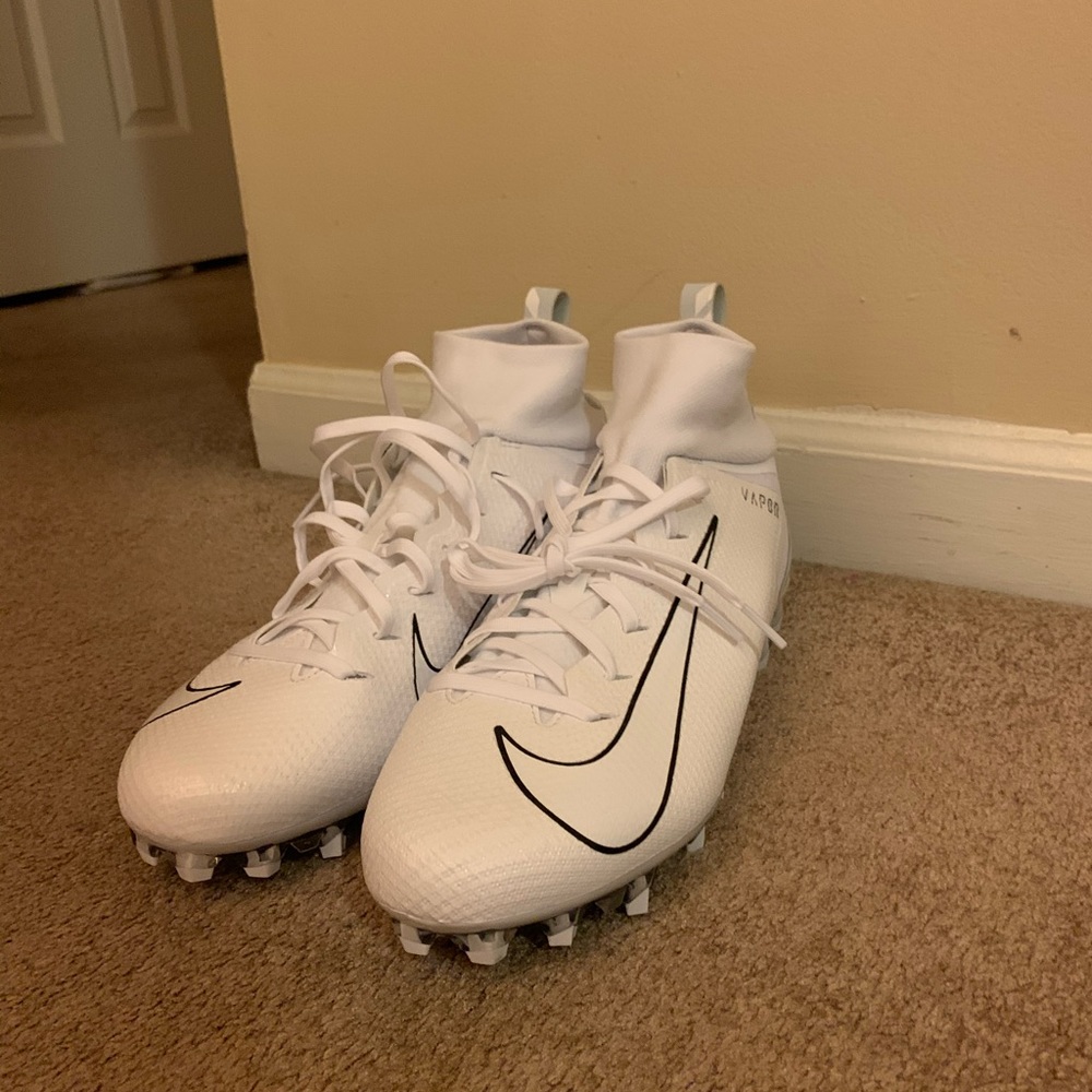 Nike Men's Vapor Untouchable Pro 3 Football Cleat